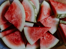 9 Buah yang Ternyata Bisa Dimakan Bersama Kulitnya, Sudah Pernah Coba?