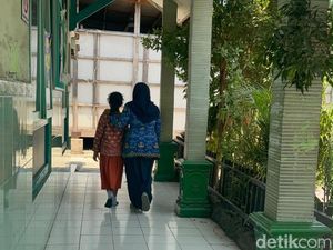 8 Siswa SD di Kediri Diduga Keracunan MBG, Guru Curigai Ayam Katsu