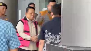 Video Febrie Adriansyah Tiba di Kejari Jaksel, Berkasnya P21