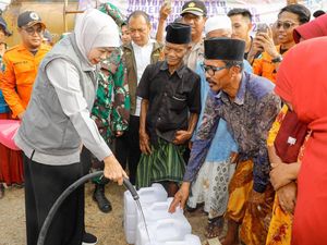 Khofifah Turun Langsung Atasi Kekeringan Parah di Madura