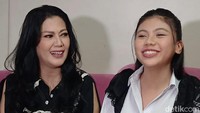 Helsi Herlinda Koleksi Baju Syuting Sampai 16 Lemari, Anak Gak Perlu Thrifting