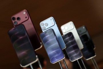 Warga Beijing Berburu iPhone 18 Pro dan Pro Max!