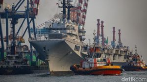 Kapal Induk Pertama RI Resmi Tiba di Jakarta