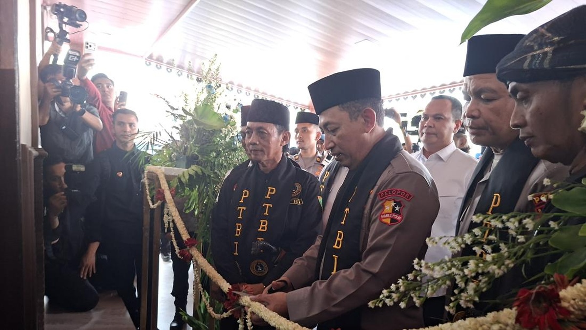 Kapolri Resmikan Padepokan Silat Serang demi Jaga Warisan Leluhur