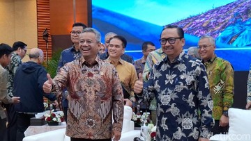 Perdana Sebagai Menkeu, Suahasil Umumkan APBN Tekor Rp 240 T
