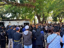 Jenazah Sopir Dibunuh OPM Tiba di Makassar, Dijemput Bupati