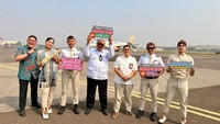 Pesawat Super Air Jet Mendarat di Bandung, Hubungkan Bali dan Medan
