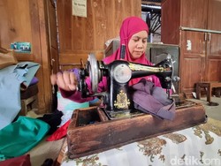 Curhat Tukang Permak Baju Pasar Bantul Bertahan Saat Pengunjung Kian Sepi
