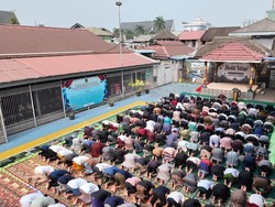 Kabut Asap Selimuti Samarinda, Warga Lapas Gelar Salat Istisqa