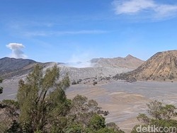 Bromo Kembali Dibuka Usai Kebakaran, Wisatawan Dilarang Nyalakan Api