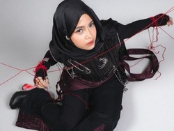 Hanin Dhiya Bawakan Ulang Cinta Ini Membunuhku dengan Nuansa Sendu