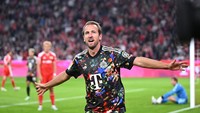 Sejarah! Kane Pemain Tercepat Capai 100 Gol Bundesliga