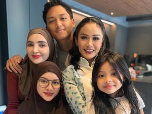 Momen Hangat Kris Dayanti dan Ashanty Siapkan Hari Bahagia Azriel Hermansyah