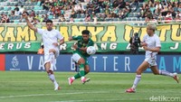 Persebaya Vs Garudayaksa Masih Tanpa Gol di Babak Pertama