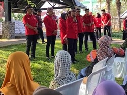 Rangkaian Soekarno Run BWX 2026: PDIP Jatim Salurkan 2.000 Paket Sembako