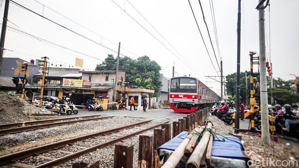 Perlintasan Rel Simpang Pasar Minggu Akan Ditutup