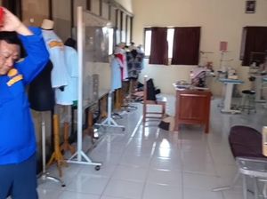 Damkar Temukan Apar Kedaluwarsa Saat Cek SMKN 2 Ponorogo