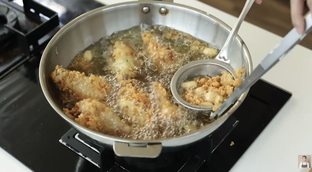 resep ayam goreng bawang putih dan nasi daun jeruk ala Chef Devina Hermawan