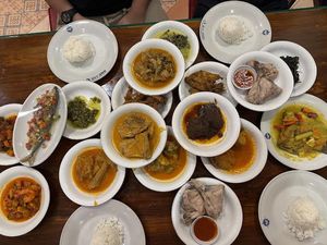 5 Tempat Makan Tertua di Jalan Sabang, Ada RM Padang Sejak 1958!