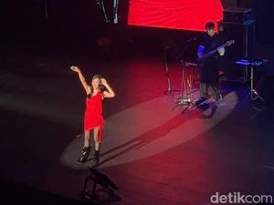 Pesta Meriah Tiffany Young & SONE di Edge of Calm Tour Jakarta