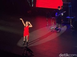 Jakarta, Put It Back On! Tiffany Young Bius SONE di Konser Edge of Calm Tour
