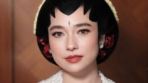 Pesona Amanda Rigby Jadi Pengantin Jawa Berpaes saat Dinikahi Andre Taulany