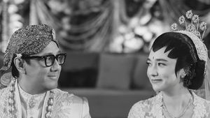 Senyum Bahagia Andre Taulany dan Amanda Rigby Usai Resmi Menikah