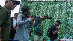 Antusias Warga Kunjungi TNI Fair di Monas, Alutsista-Airsoft Gun Curi Perhatian
