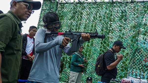 Antusias Warga Kunjungi TNI Fair di Monas, Alutsista-Airsoft Gun Curi Perhatian