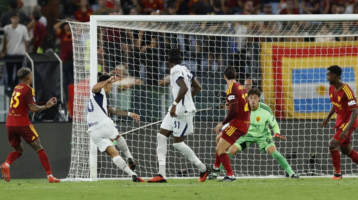 AS Roma vs Inter Milan tuntas 2-2. (REUTERS/Remo Casilli)
