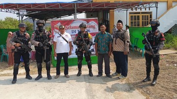 Brimob Polda Metro Patroli ke TPS Pilkades di Bekasi, Pastikan Kondisi Aman