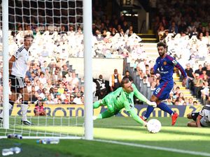 Fulham Vs Man United Seru, tapi Tanpa Gol di Babak Pertama