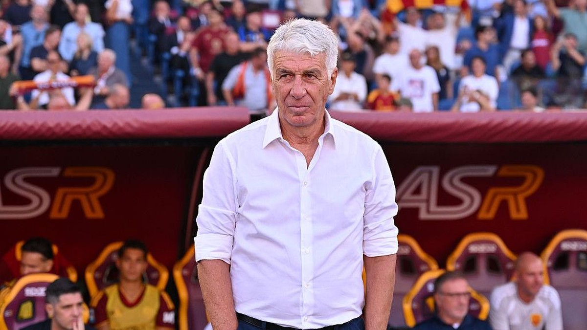 Gian Piero Gasperini saat memimpin Roma melawan Inter. Foto: Anadolu via Getty Images/Anadolu