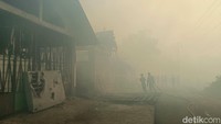 Kebakaran TPST Kedungrandu Banyumas Meluas ke Permukiman, 2 Bangunan Ludes