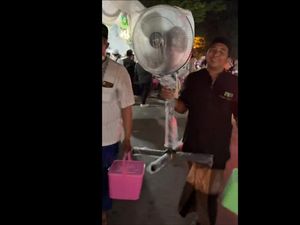 Viral Tahlilan Sultan di Lamongan, Berkatnya Kotak Mewah-Kipas Angin
