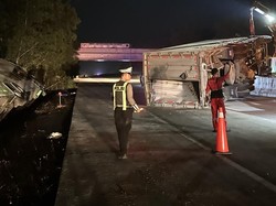 Video: Kecelakaan Maut Bus Tabrak Truk di Tol Lampung, 1 Tewas-7 Luka