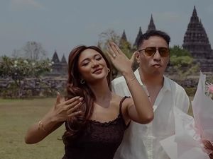So Sweet! Marion Jola Dilamar Dennis Talakua di Pelataran Prambanan