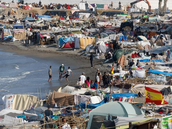 Menanti Tempat Berlindung, Migran Bertahan di Tenda Darurat Ceuta