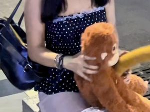 Kesaksian Wanita Korban Pelecehan Modus Konten Boneka di Jalan Tunjungan