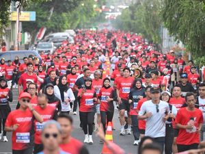 Soekarno Run di Banyuwangi diikuti 5.000 peserta dari 26 provinsi. Ajang ini mempromosikan hidup sehat dan mengenang semangat perjuangan Bung Karno.