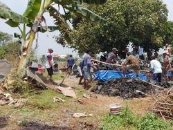 7 Jenazah Warga Lamongan Dipindah dari Pemakaman Sementara ke Makam Umum