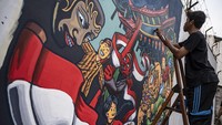 Warna-Warni Mural Hidupkan Bantaran Sungai di Pecinan Semarang