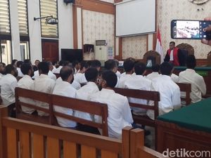 Mengaku Dijebak, 35 WN India Terdakwa Judi Online Minta Hukuman Ringan