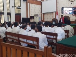 Mengaku Dijebak, 35 WN India Terdakwa Judi Online Minta Hukuman Ringan