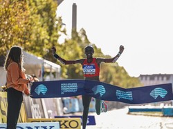 Pelari Kenya Agnes Ngetich Pecahkan Rekor Dunia Half Marathon Wanita, 21 Km Pace 3