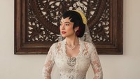 Amanda Rigby Tampil Pangling Pakai Kebaya Didiet Maulana Saat Menikah