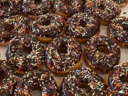 Auto Panik! Niat Pesan 60 Donat, Gegara Salah Pencet Malah Jadi 6.000