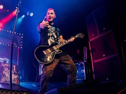Selamat Jalan Chad Gilbert: Perjuangan Gitaris New Found Glory Melawan Kanker