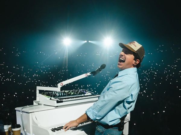 Charlie Puth Tanpa Sebab Batalkan Jadwal Konser di Australia dan NZ