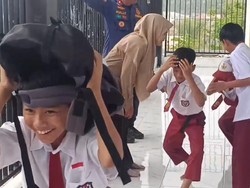 Siswa SD di Lampung Selatan Belajar Evakuasi Bencana